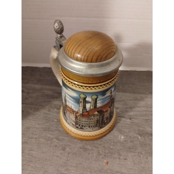 Beyer Old German Cities Stein Der March zu Munchen hand painted Stein Limited Ed - Picture 4 of 8